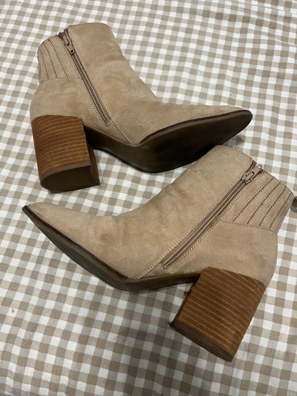 Steve Madden Tan Suede Stacked Block Heel Ankle Booties - Size 8.5